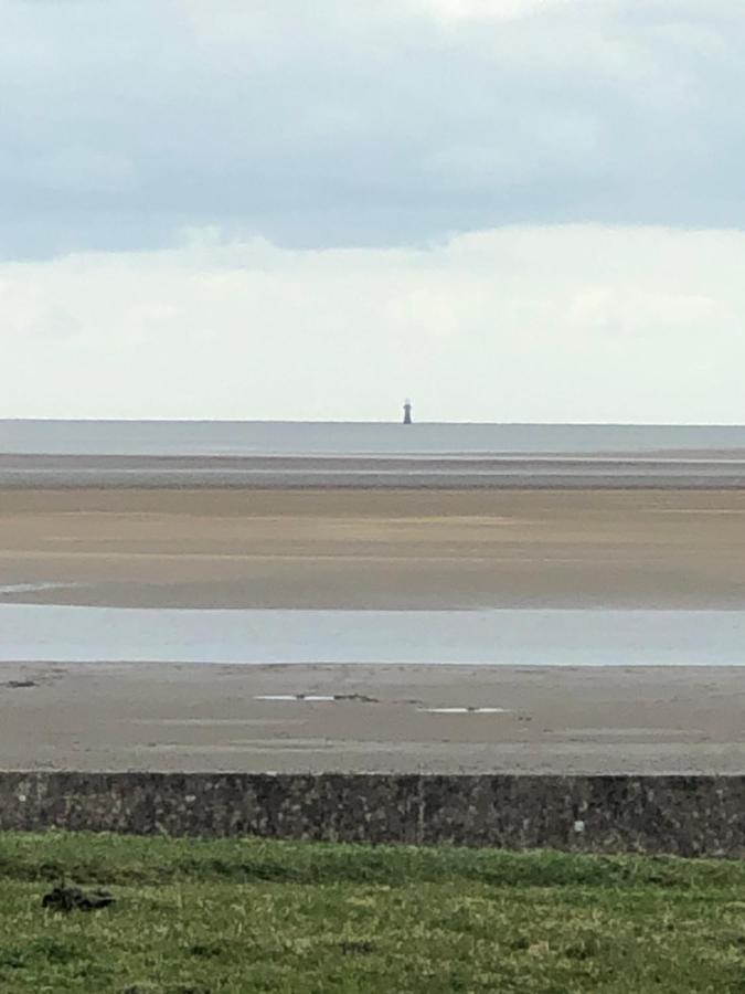 Cockledora, A Luxury Ground Floor Beachfront Apartment Llanelli Exterior photo